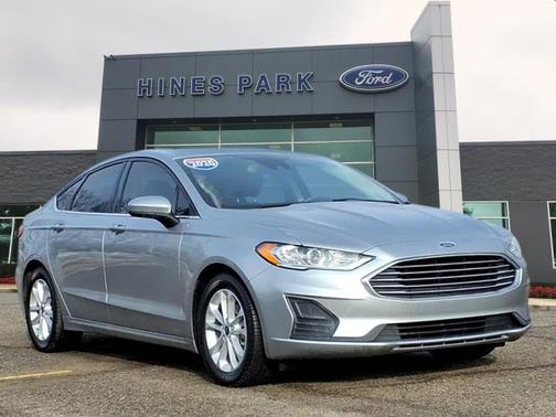 2020 Ford Fusion SE