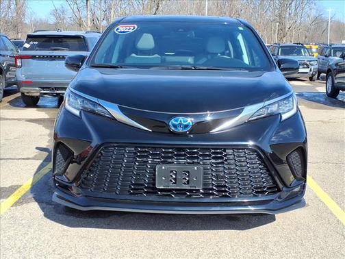 2022 Toyota Sienna XSE 7 Passenger
