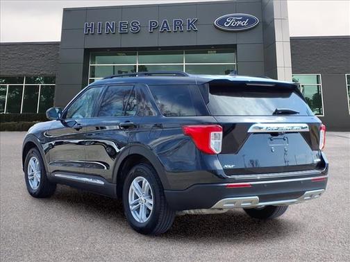 AGATE BLACK METALLIC 2023 Ford Explorer XLT
