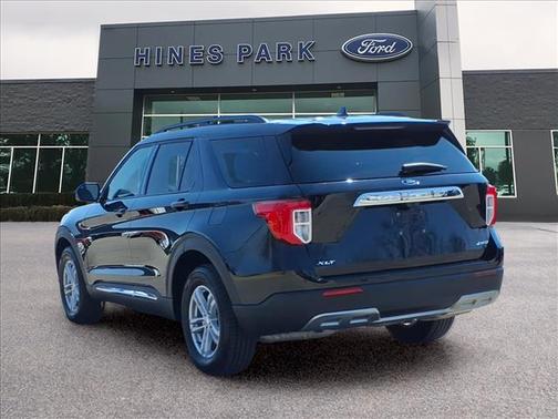 AGATE BLACK METALLIC 2024 Ford Explorer XLT