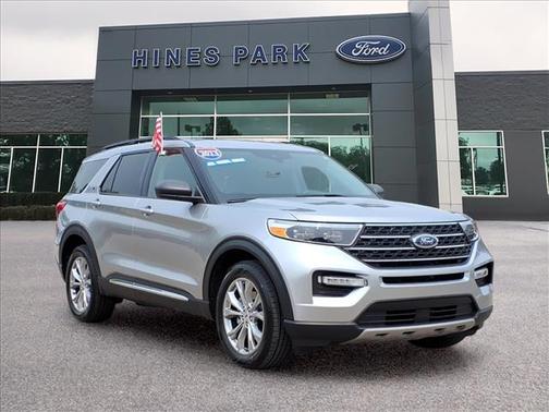 Iconic Silver Metallic 2023 Ford Explorer XLT