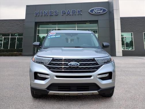 Iconic Silver Metallic 2023 Ford Explorer XLT