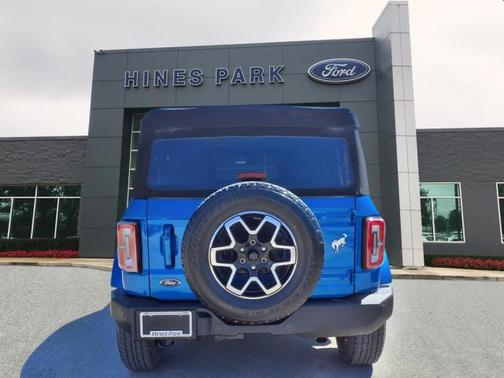 2024 Ford Bronco OUTER BANKS