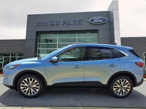 2022 Ford Escape TITANIUM