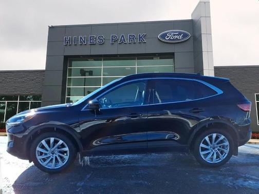 2022 Ford Escape TITANIUM