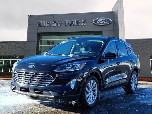 2022 Ford Escape TITANIUM