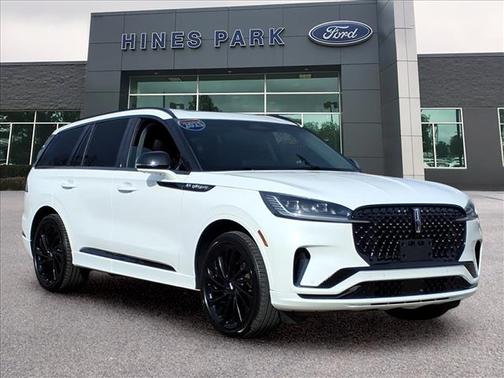Pristine White Metallic Tri-Coat 2025 Lincoln Aviator Reserve AWD