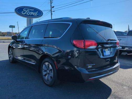 2017 Chrysler Pacifica PLATINUM