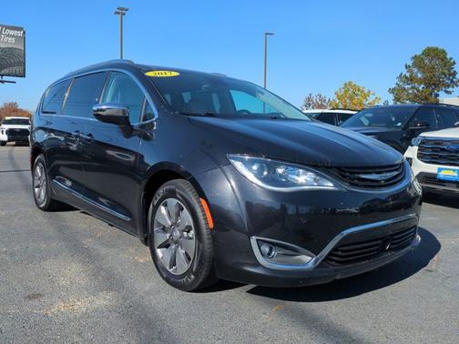 2017 Chrysler Pacifica PLATINUM