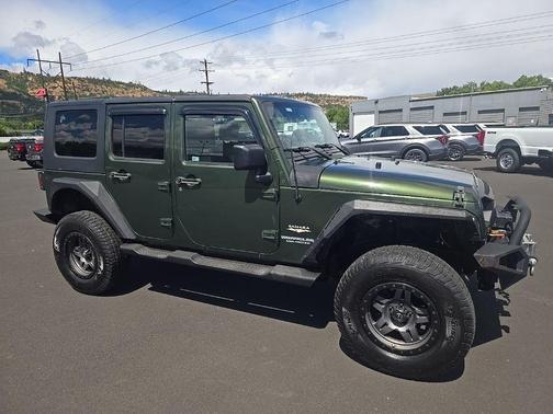 Jeep Green Clearcoat Metallic 2009 Jeep Wrangler Unlimited Sahara
