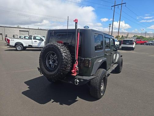 Jeep Green Clearcoat Metallic 2009 Jeep Wrangler Unlimited Sahara