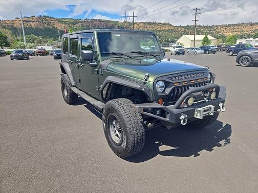 Jeep Green Clearcoat Metallic 2009 Jeep Wrangler Unlimited Sahara