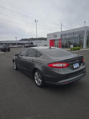 Magnetic 2015 Ford Fusion Hybrid SE