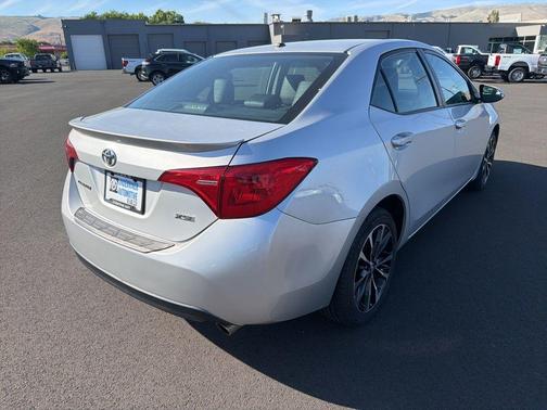 Classic Silver Metallic 2017 Toyota Corolla XSE