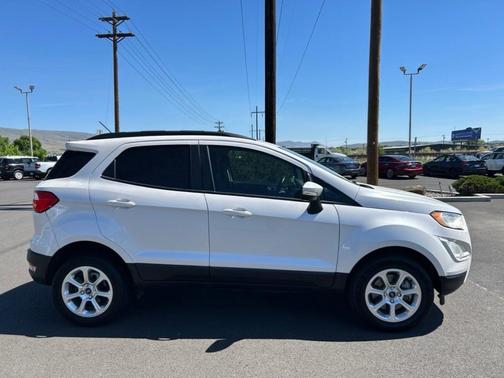 White Platinum Clearcoat Metallic 2018 Ford EcoSport SE