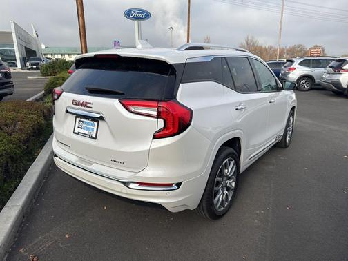 2024 GMC Terrain Denali