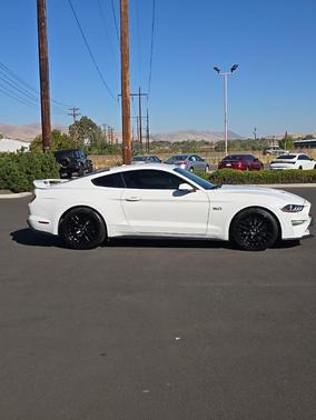 Oxford White 2019 Ford Mustang GT Premium
