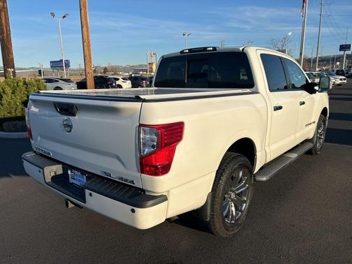 2019 Nissan Titan SL