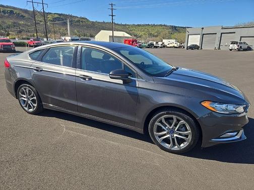 Magnetic 2017 Ford Fusion SE