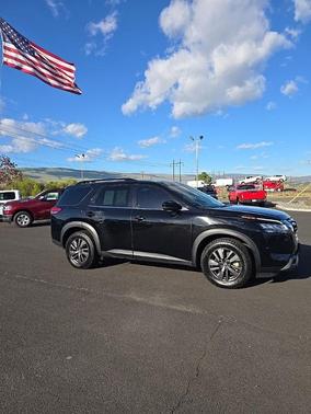 2022 Nissan Pathfinder SV