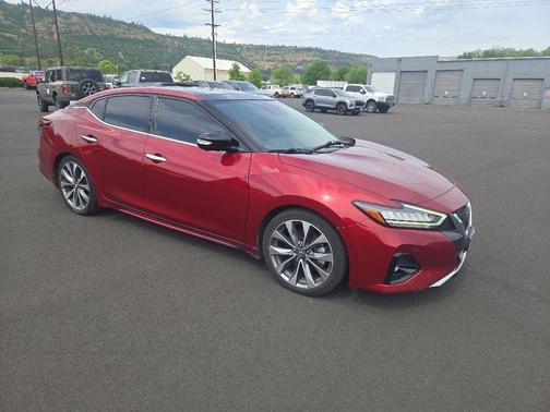 Scarlet Ember 2022 Nissan Maxima Platinum