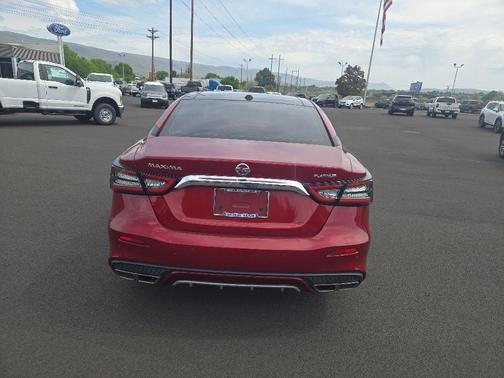 Scarlet Ember 2022 Nissan Maxima Platinum