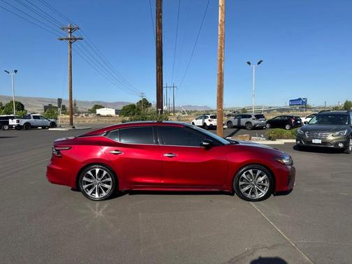 Scarlet Ember 2022 Nissan Maxima Platinum