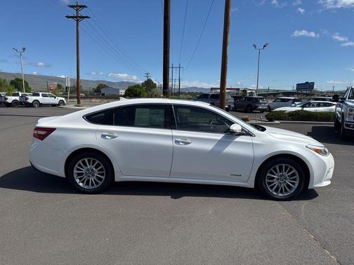 Blizzard Pearl 2016 Toyota Avalon Hybrid Limited