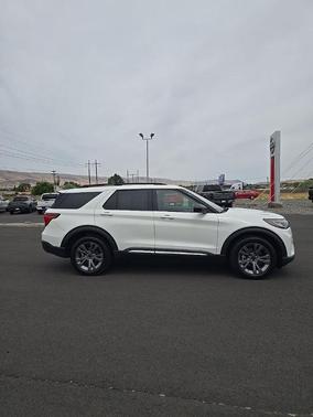 White Metallic 2025 Ford Explorer Active