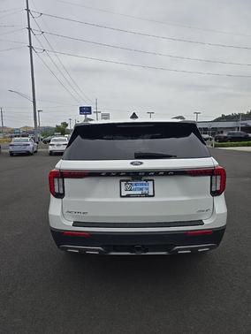 White Metallic 2025 Ford Explorer Active
