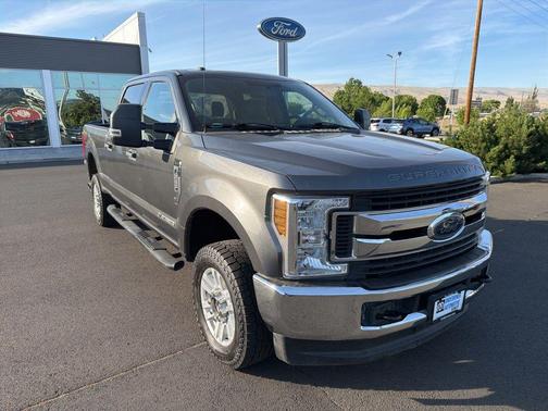 Magnetic 2018 Ford F-250 XLT