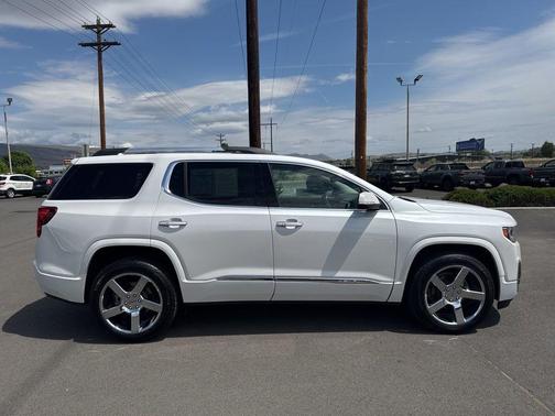 White Frost Tri-Coat 2020 GMC Acadia Denali