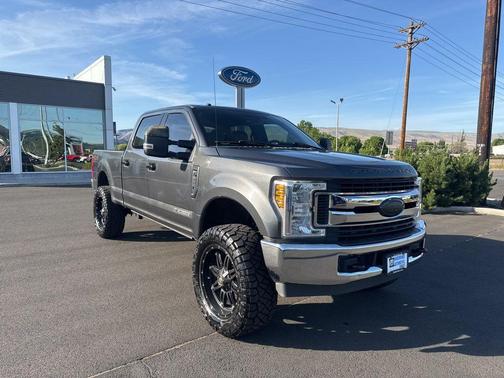 Magnetic Metallic 2019 Ford F-250 XLT