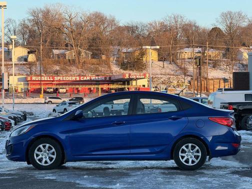 2012 Hyundai Accent SE
