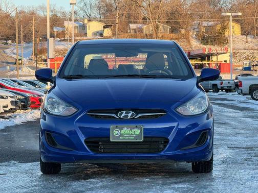 2012 Hyundai Accent SE