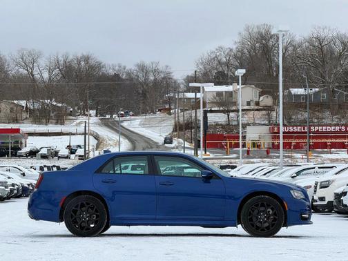 2022 Chrysler 300 Touring