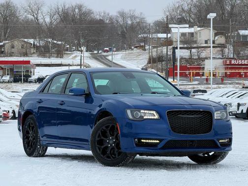 2022 Chrysler 300 Touring