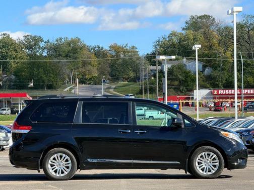 2013 Toyota Sienna XLE