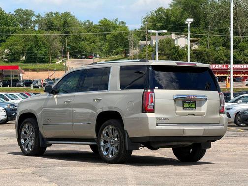 Gold 2015 GMC Yukon Denali