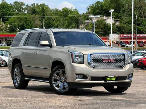 Gold 2015 GMC Yukon Denali