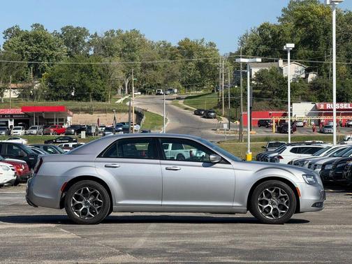 2016 Chrysler 300 S
