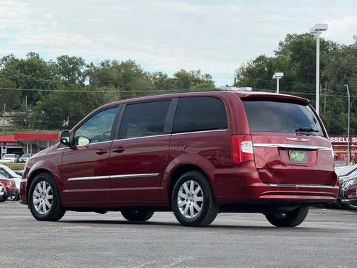 2014 Chrysler Town & Country Touring