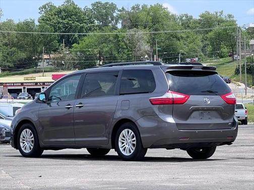 2015 Toyota Sienna XLE