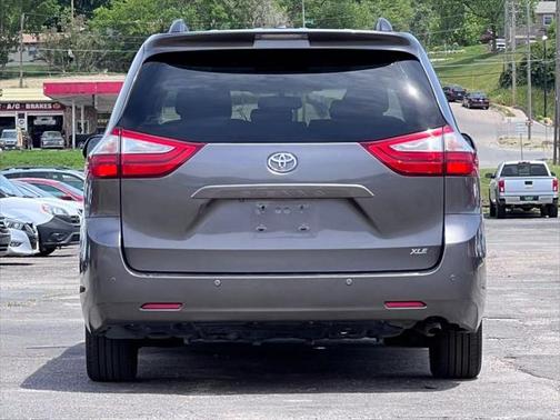 2015 Toyota Sienna XLE