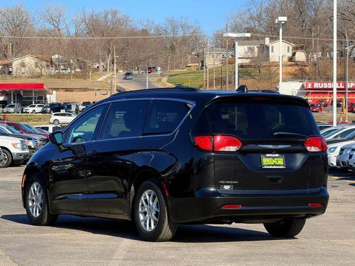 2021 Chrysler Voyager LXI
