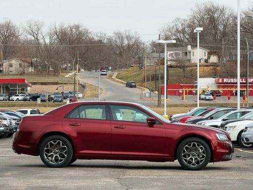 2018 Chrysler 300 S