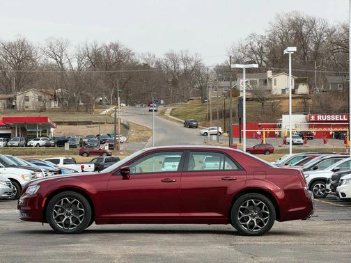 2018 Chrysler 300 S