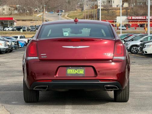 2018 Chrysler 300 S