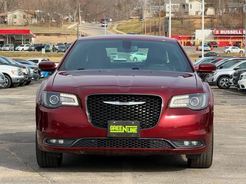 2018 Chrysler 300 S