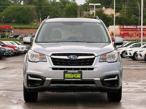 Dark Gray Metallic 2017 Subaru Forester 2.5i Premium
